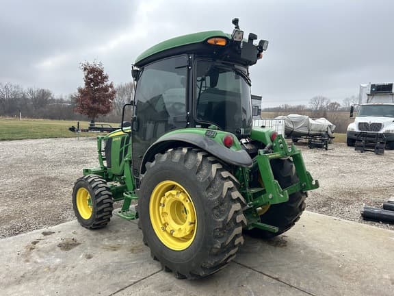 Image of John Deere 4066R equipment image 1