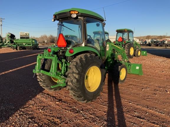 Image of John Deere 4066R equipment image 4