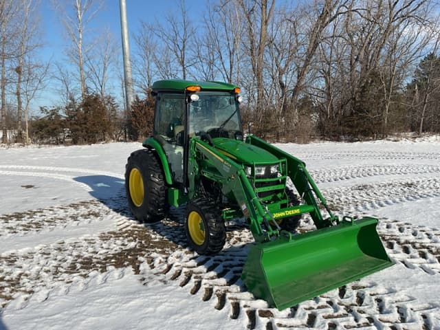 Image of John Deere 4066R equipment image 2
