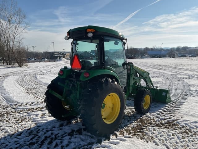 Image of John Deere 4066R equipment image 4