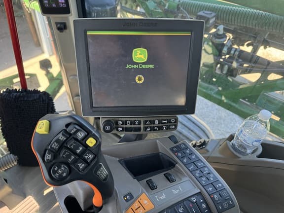 Image of John Deere 408R equipment image 4