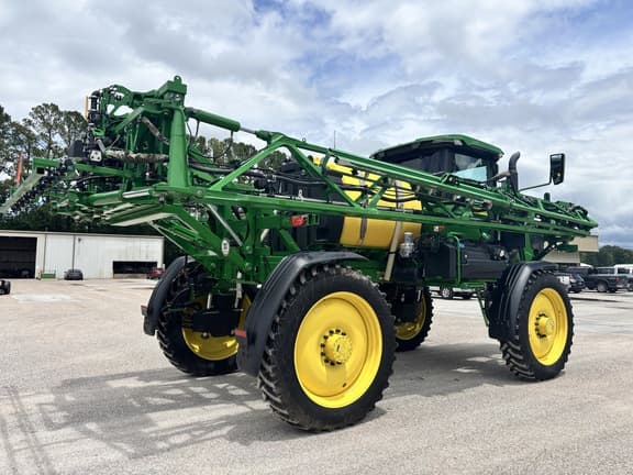 Image of John Deere 408R equipment image 4