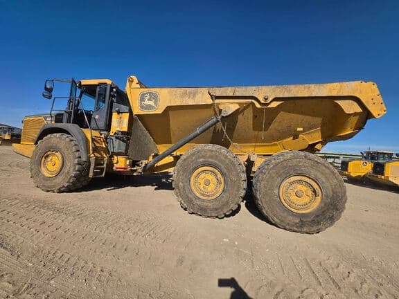 Image of John Deere 410P equipment image 1