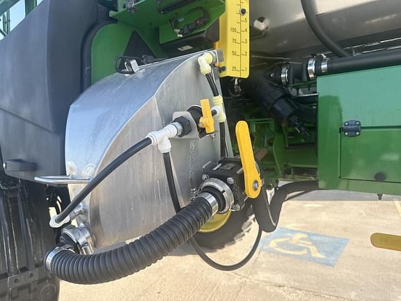 Image of John Deere 410R equipment image 2