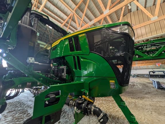 Image of John Deere 410R equipment image 2