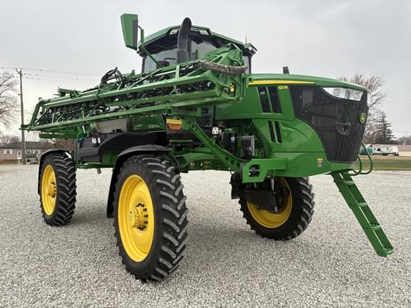 Image of John Deere 410R equipment image 2