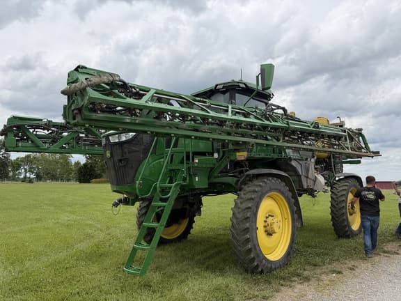 Image of John Deere 410R equipment image 1