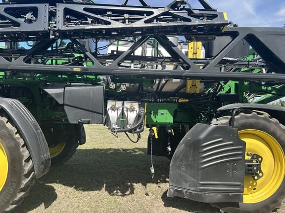 Image of John Deere 410R equipment image 4