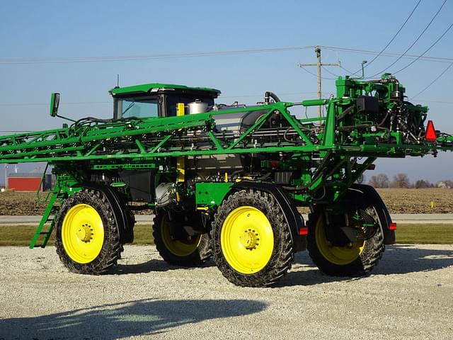 Image of John Deere 410R equipment image 2