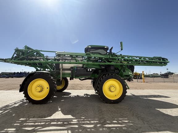 Image of John Deere 410R equipment image 3