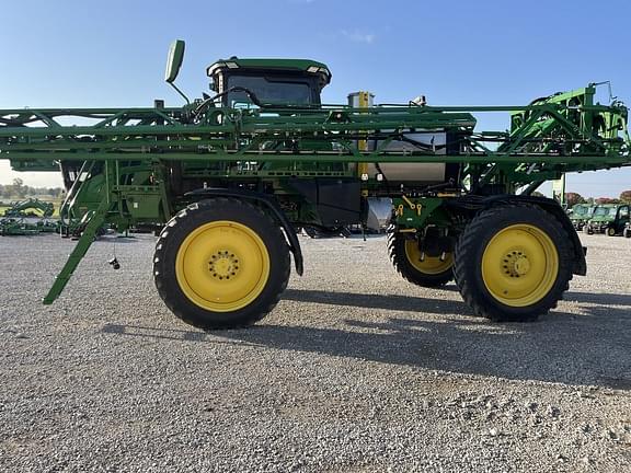 Image of John Deere 410R equipment image 4