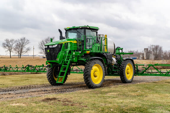 Image of John Deere 410R equipment image 1