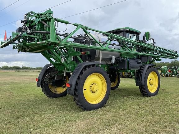 Image of John Deere 410R equipment image 3