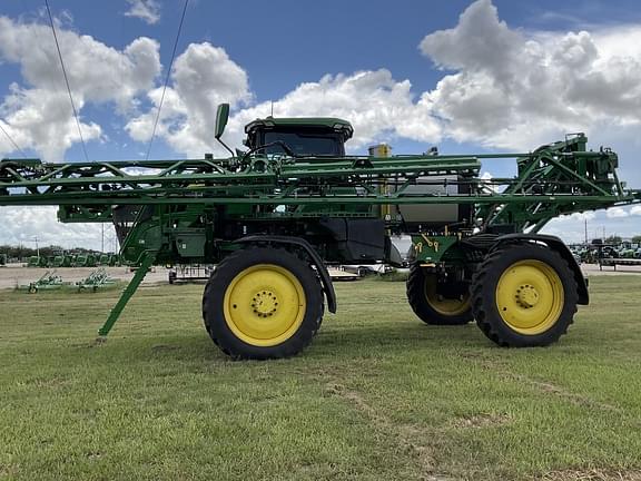 Image of John Deere 410R equipment image 1