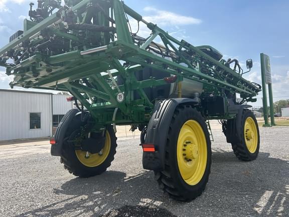 Image of John Deere 410R equipment image 4