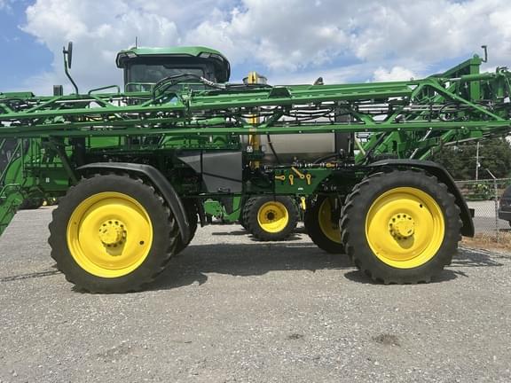 Image of John Deere 410R equipment image 1