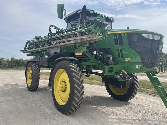 Image of John Deere 410R equipment image 1