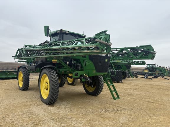 Image of John Deere 410R equipment image 1