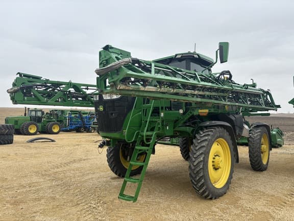 Image of John Deere 410R equipment image 3