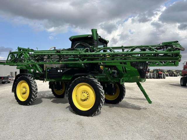 Image of John Deere 410R equipment image 3