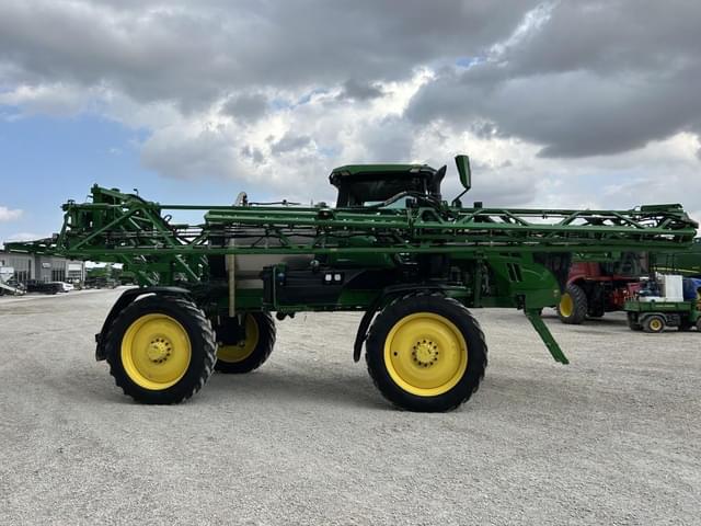 Image of John Deere 410R equipment image 4
