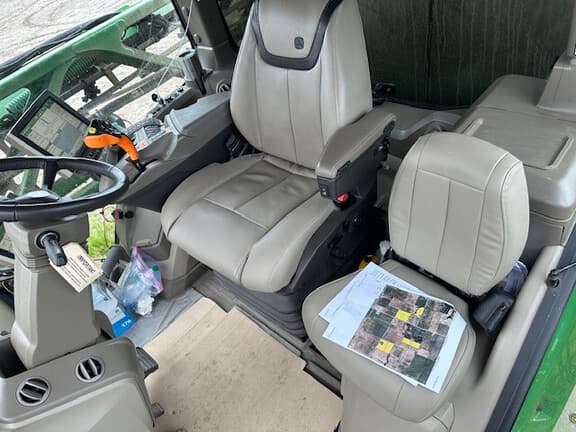 Image of John Deere 410R equipment image 1