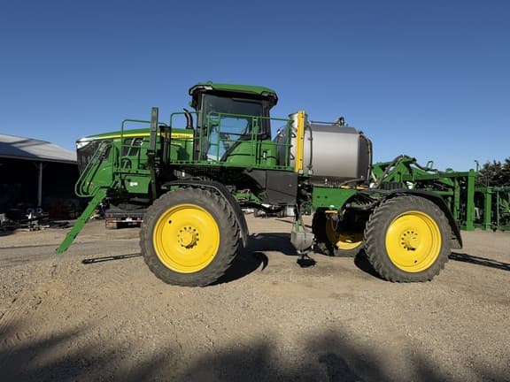Image of John Deere 410R equipment image 4