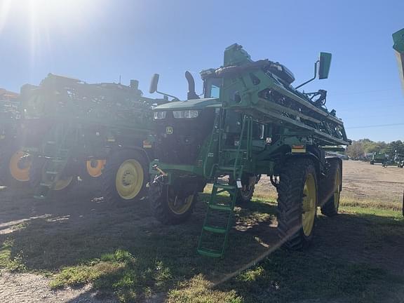 Image of John Deere 410R equipment image 2