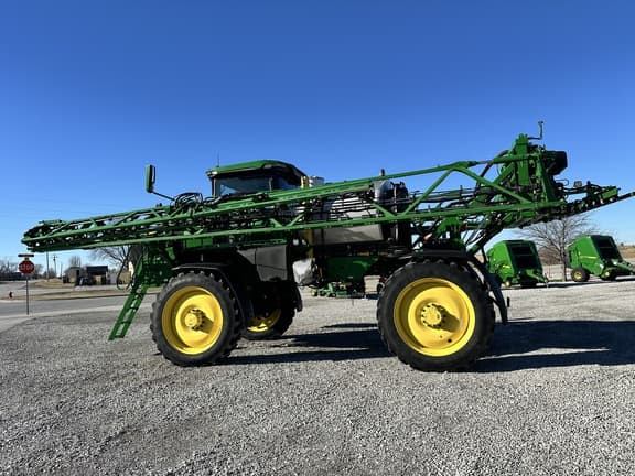 Image of John Deere 410R equipment image 3