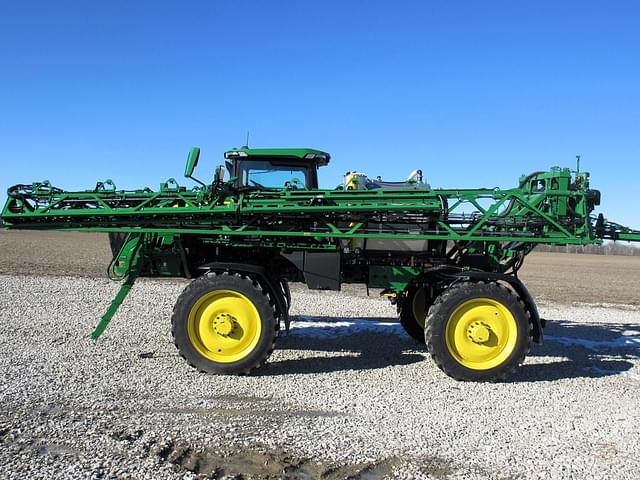 Image of John Deere 410R equipment image 2