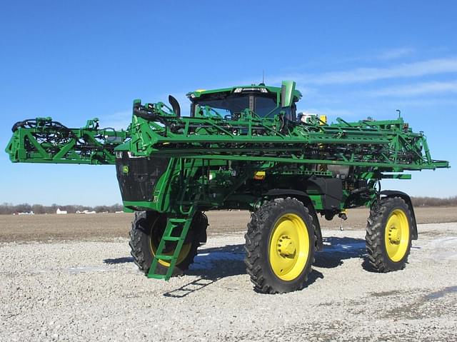 Image of John Deere 410R equipment image 1