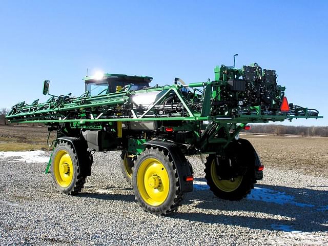 Image of John Deere 410R equipment image 3