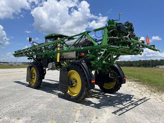 Image of John Deere 410R equipment image 4