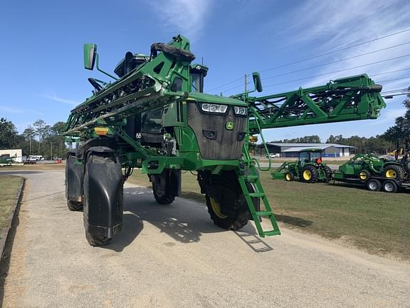 Image of John Deere 410R equipment image 3