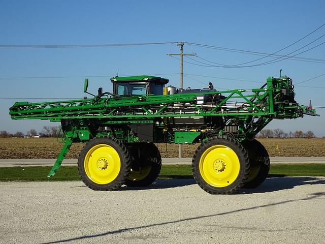 Image of John Deere 410R equipment image 3