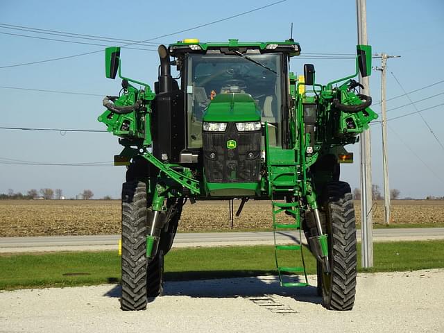 Image of John Deere 410R equipment image 4