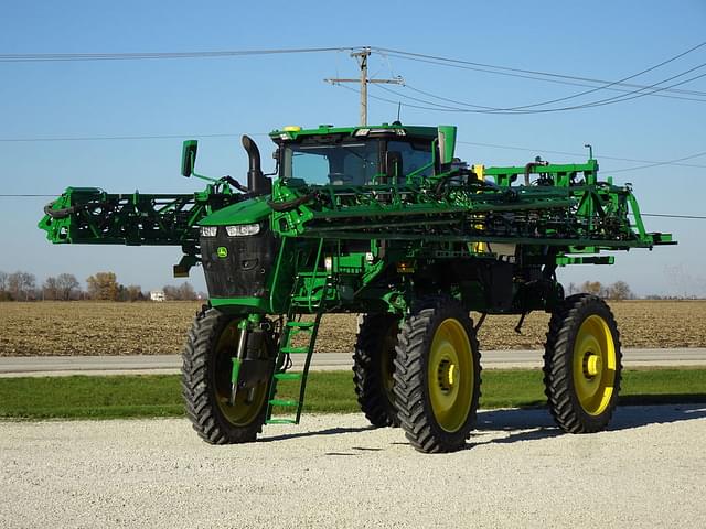 Image of John Deere 410R equipment image 1