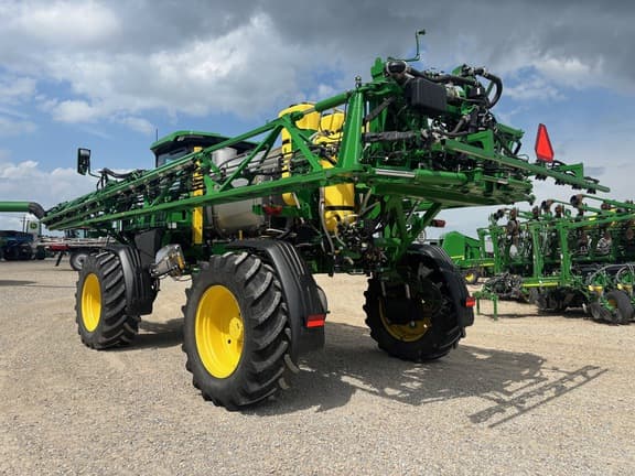 Image of John Deere 410R equipment image 4