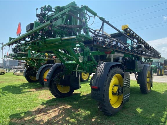 Image of John Deere 410R equipment image 4