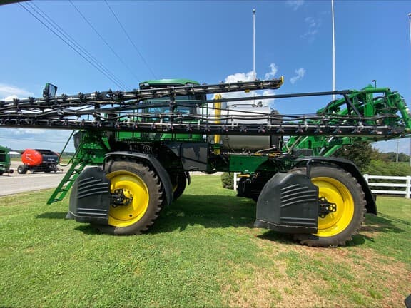 Image of John Deere 410R equipment image 3
