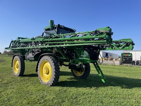 Image of John Deere 410R equipment image 4