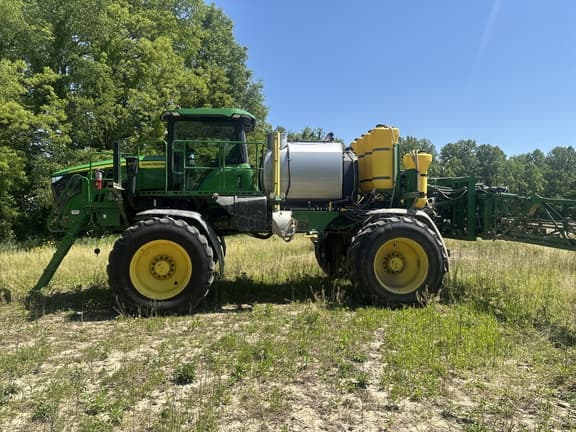 Image of John Deere 410R equipment image 1