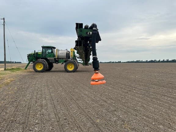 Image of John Deere 410R equipment image 3
