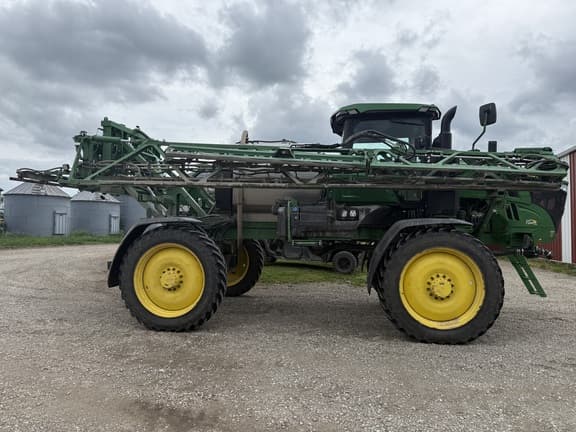 Image of John Deere 410R equipment image 3