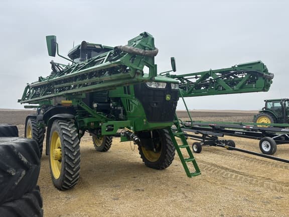 Image of John Deere 410R equipment image 1