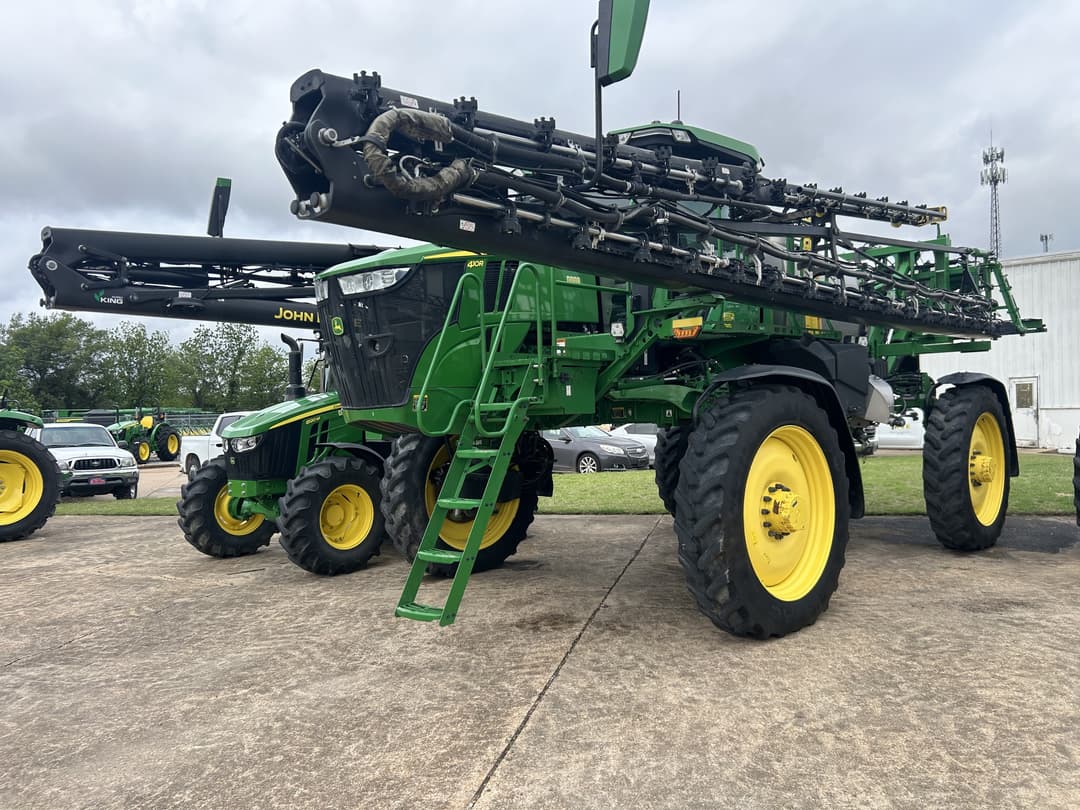 Image of John Deere 410R Image 0