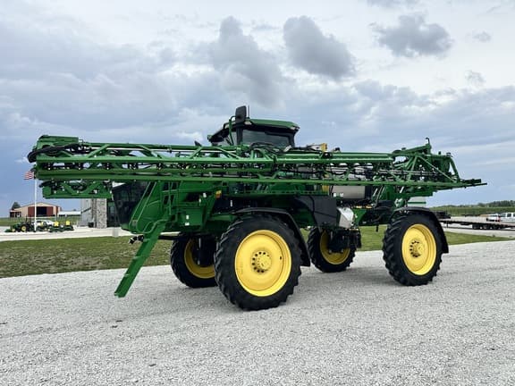 Image of John Deere 410R equipment image 2
