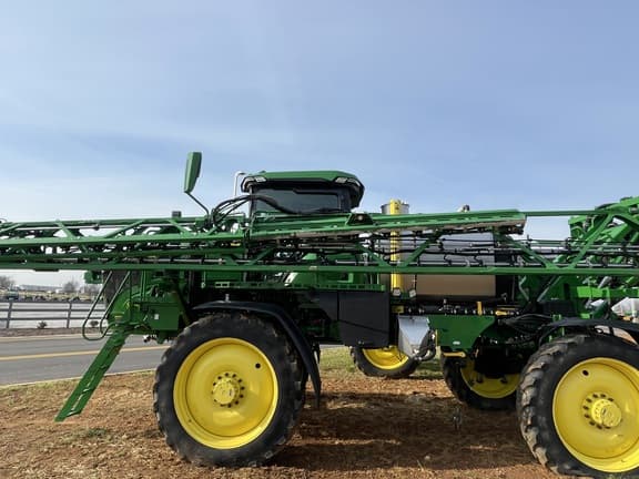 Image of John Deere 410R equipment image 4
