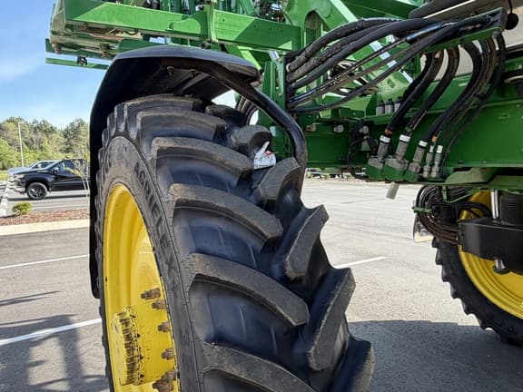 Image of John Deere 410R equipment image 3