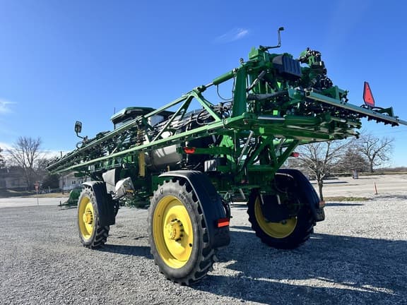 Image of John Deere 410R equipment image 4